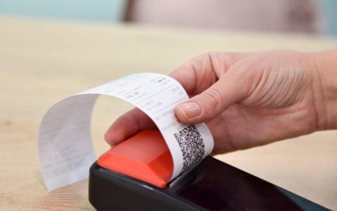Zgjidhet problemi me kasat fiskale: Tatimet pritet te sqarojne sot bizneset